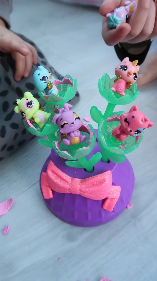 Hatchimal Spring Bouquet
