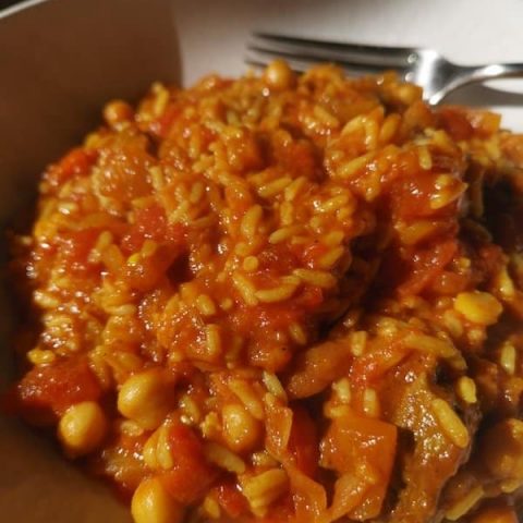 Spicy lamb and chickpea curry