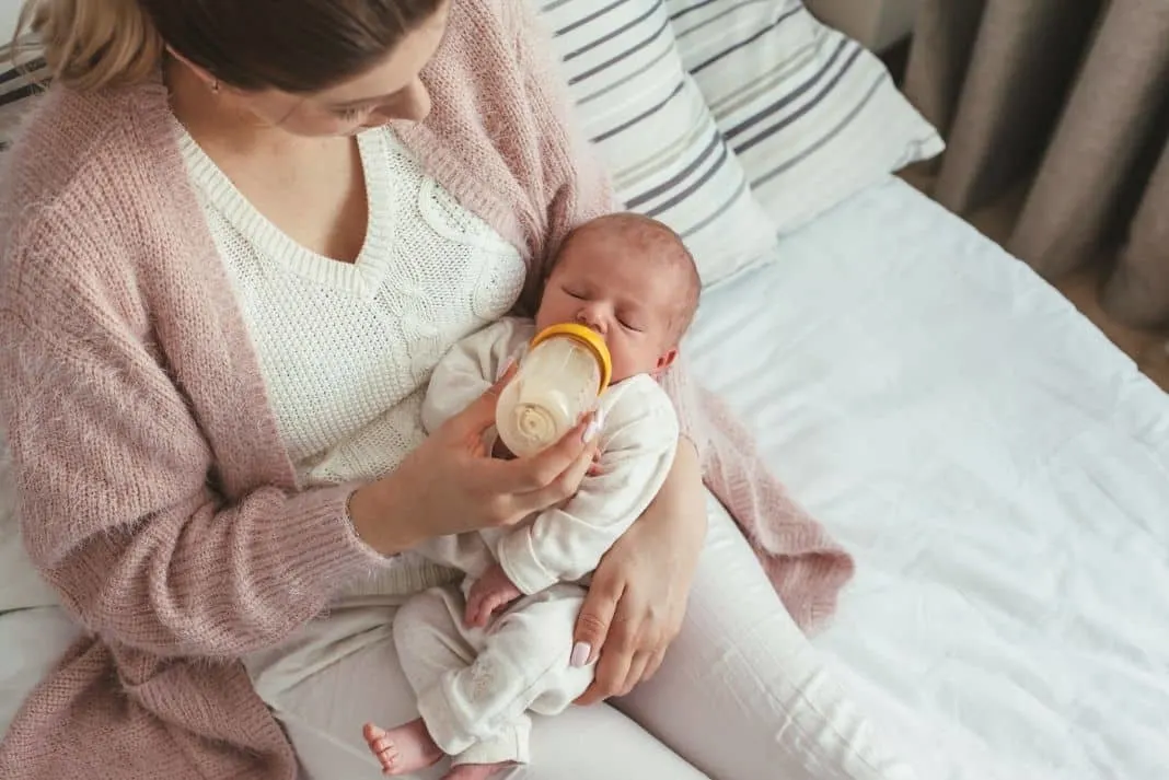 Baby bottle feeding hacks