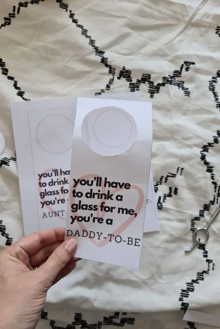 Pregnancy announcement tag for wine bottles - free downloadable printable