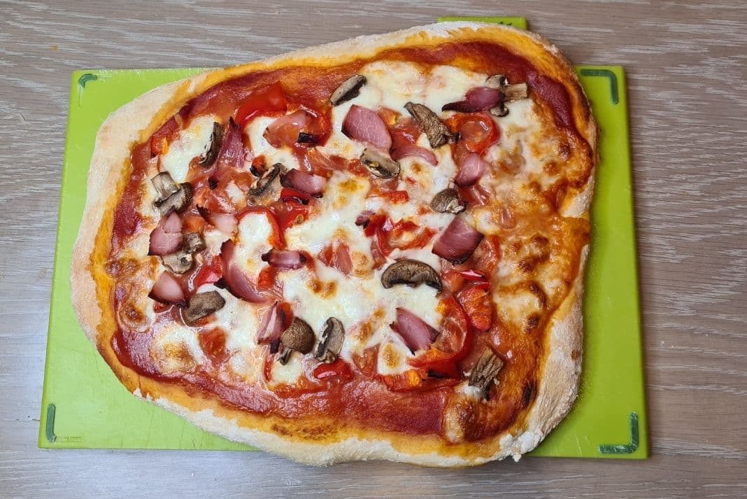 Homemade pizza recipe 