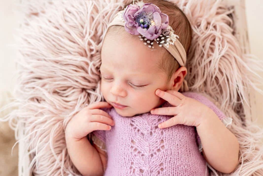Middle Names for Scarlett: 200+ Adorable Ideas & Meanings