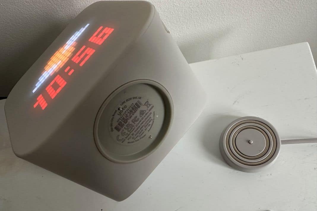 Magnetic docking station charging point for Yoto Player