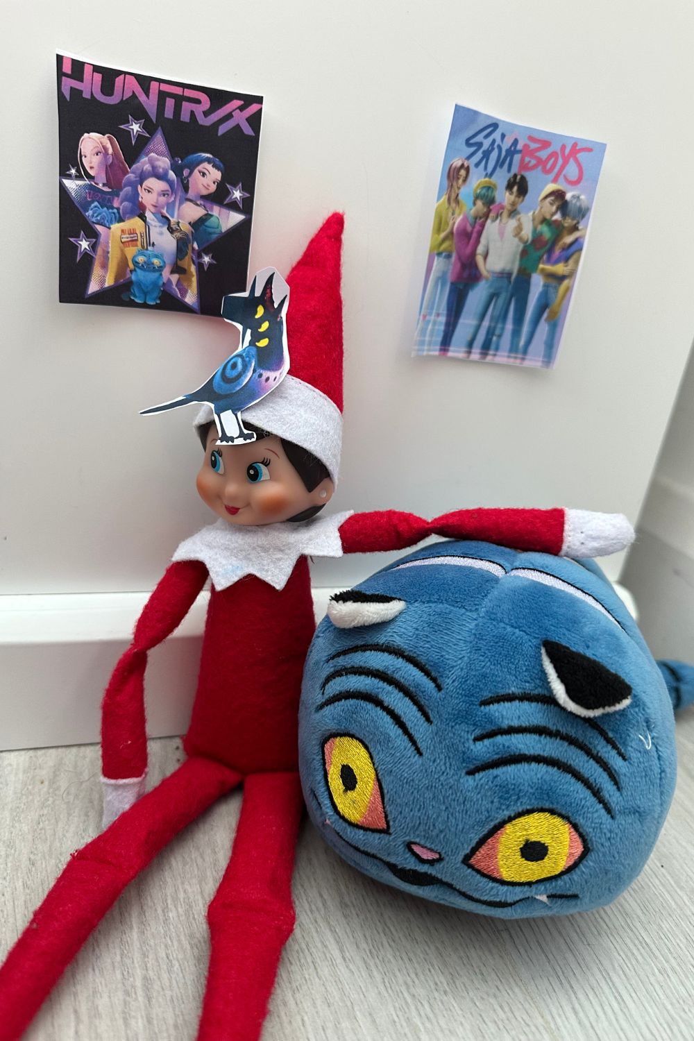 elf on the shelf kpop demon hunters ideas
